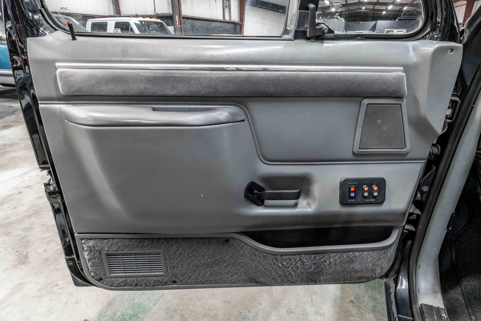 1987 Ford F150 4x4 5.0 - 4 Speed - AC - 103K Miles -B14217-44.jpg